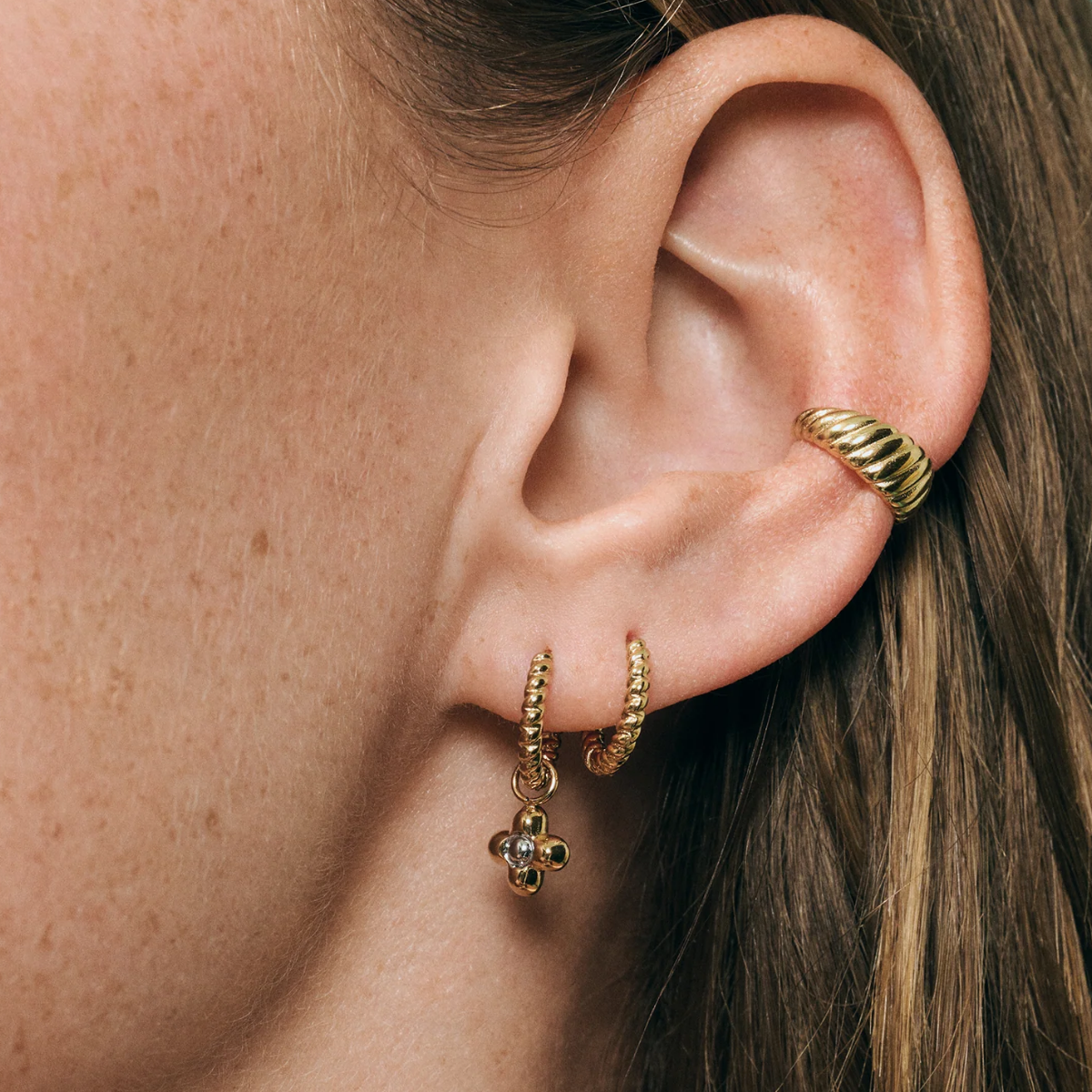 Eclor Huggie Earrings