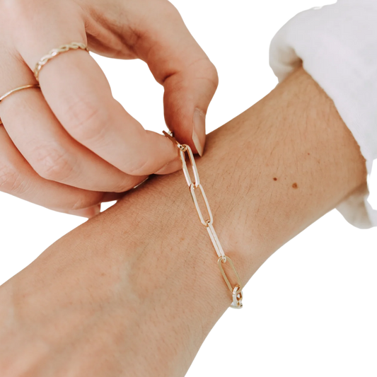 SR Gold Chunky Paperclip Bracelet